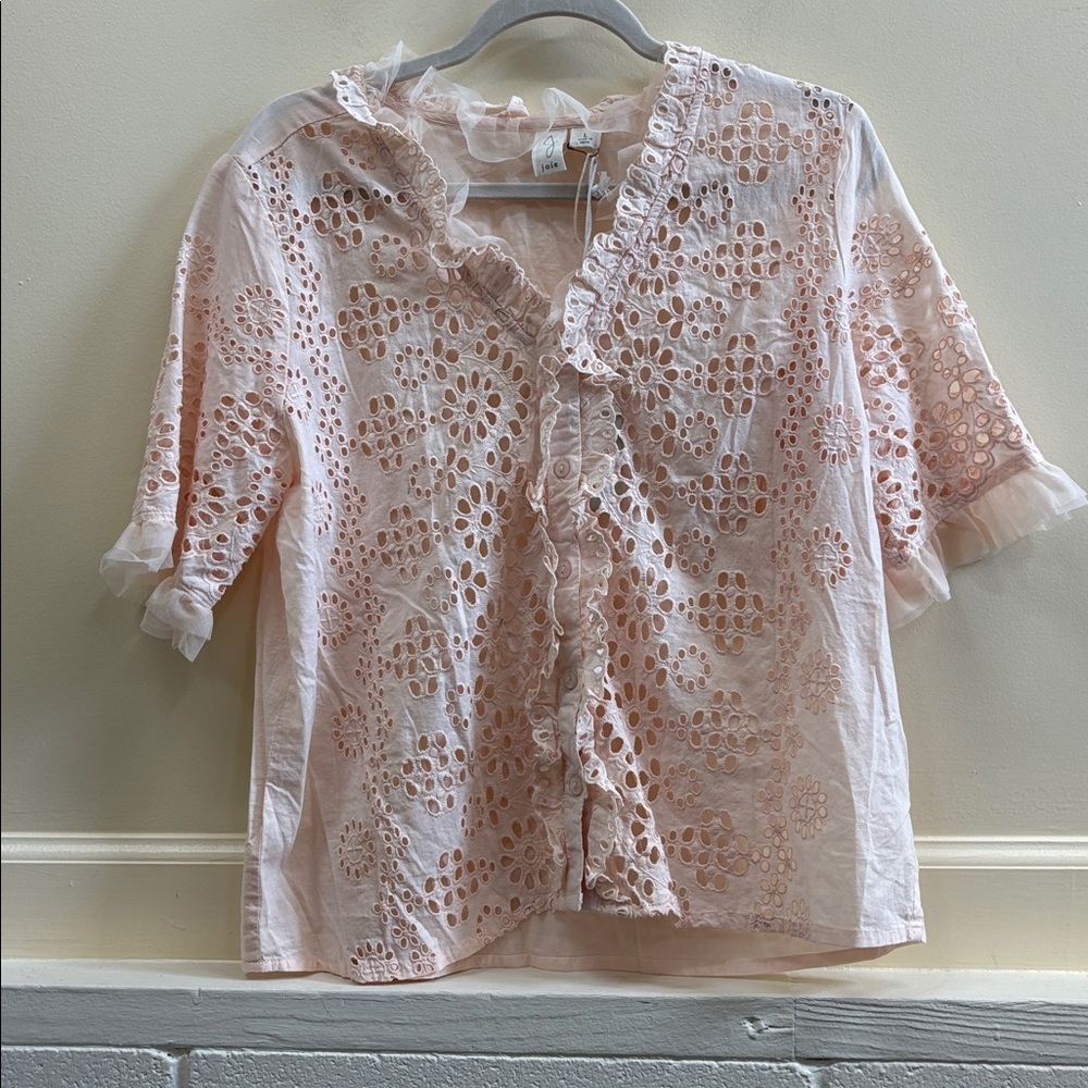 Joie NWT women’s L Eyelet Lace Soft Blush ruffled button down top